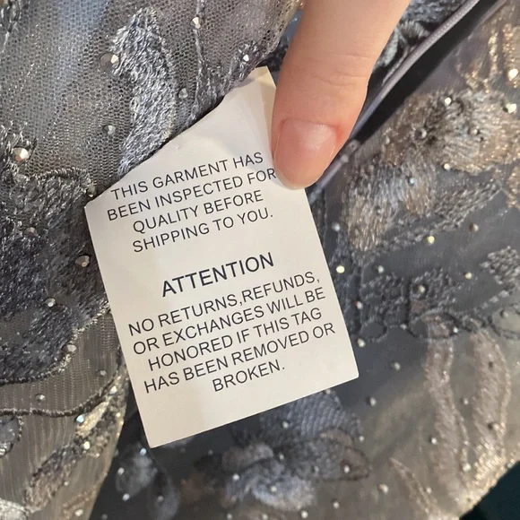 Mac Duggal Long Sleeve Beaded Appliqué Gown [Size: 16] Style #20214 - Picture 11 of 16